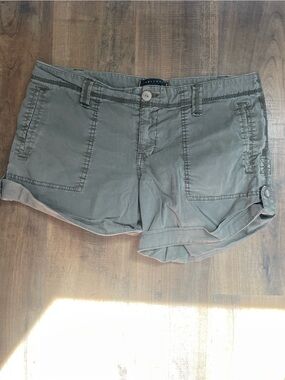 Sanctuary Olive Green Rolled-Hem Cargo Shorts